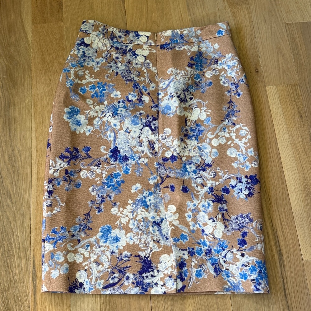 Les Copains Blue and White Floral Pencil Skirt - Picture 3 of 6